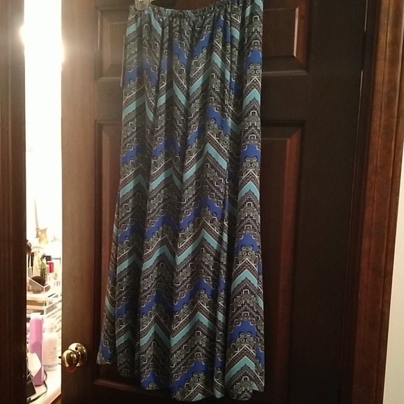 NY Collection Dresses & Skirts - Long tribal print skirt